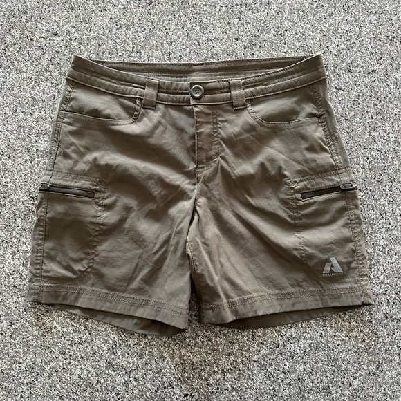Eddie Bauer First Ascent Shorts Womens 6 P Petite Olive Guide Pro Hiking 6" - Picture 1 of 8